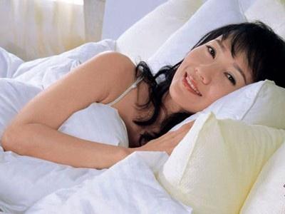 睡前怎样保养皮肤不伤害皮肤 333_576_1.jpg